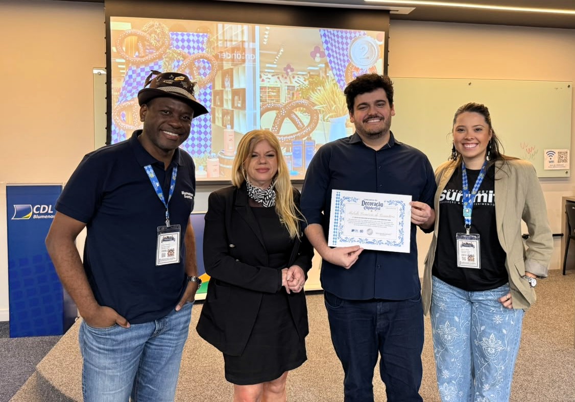 CDL Blumenau entrega prêmios às vencedoras do Concurso de Decoração da Oktoberfest