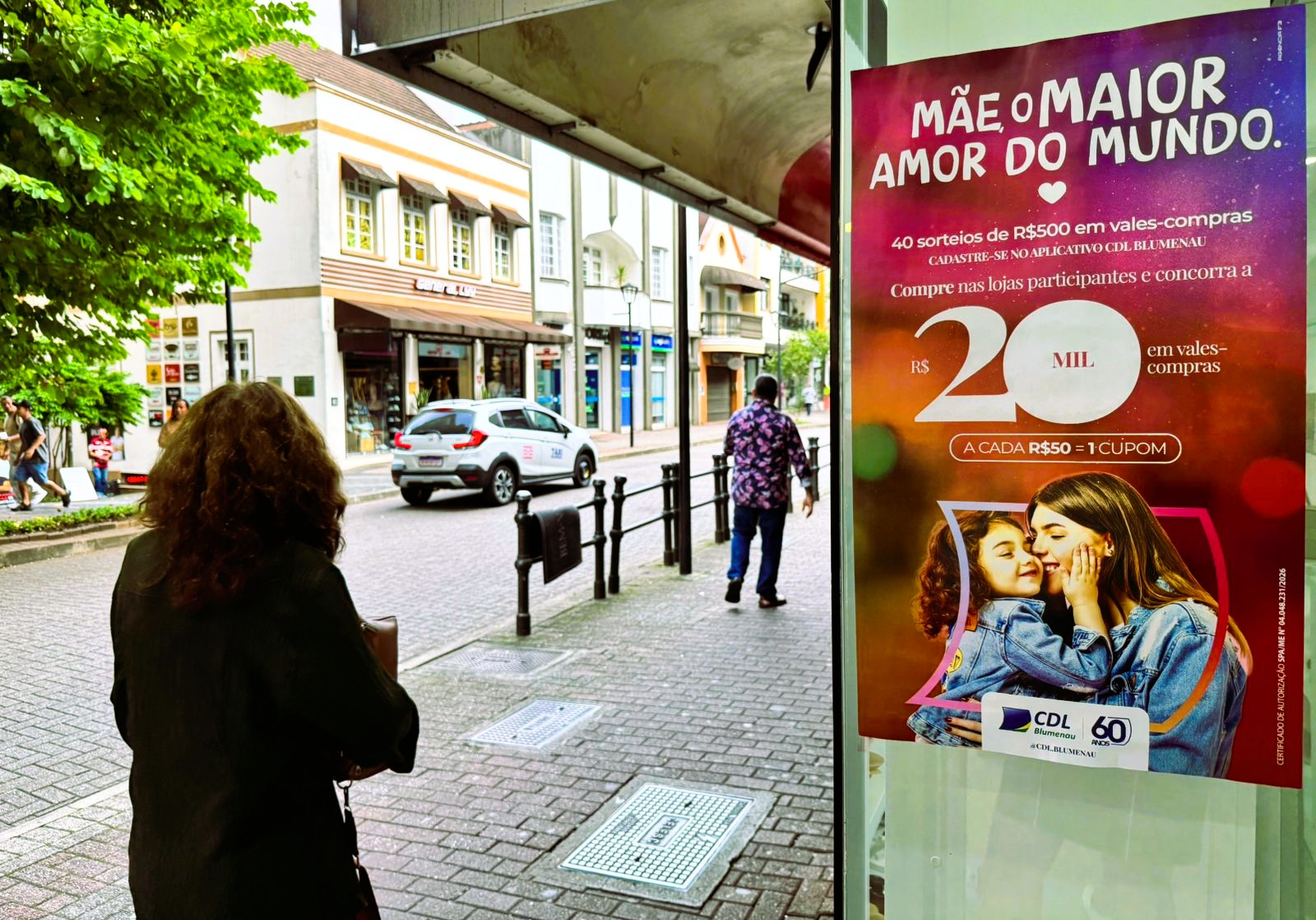 Corrida final de compras do Dia das Mães no comércio de Blumenau oferece chance de concorrer a 20 mil em prêmios