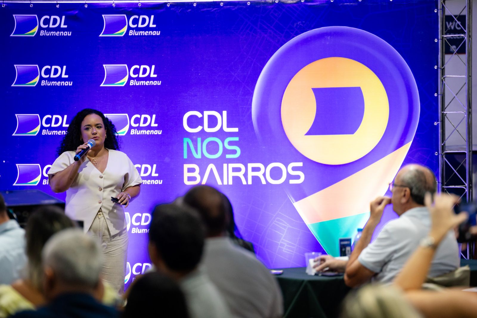 CDL nos Bairros leva conhecimento sobre contratação eficiente a 180 participantes na região Sul