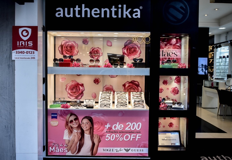1º lugar: Authentika Óptica e Joalheria