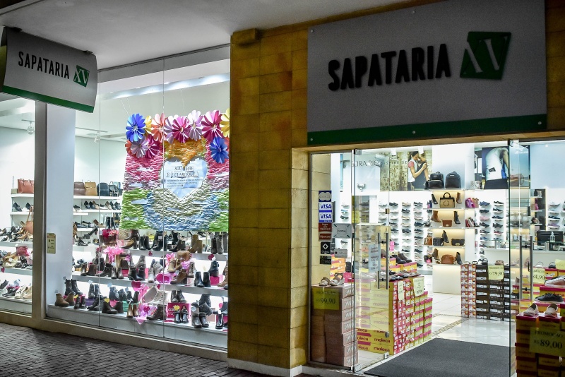 Vitrine revelação: Sapataria da XV