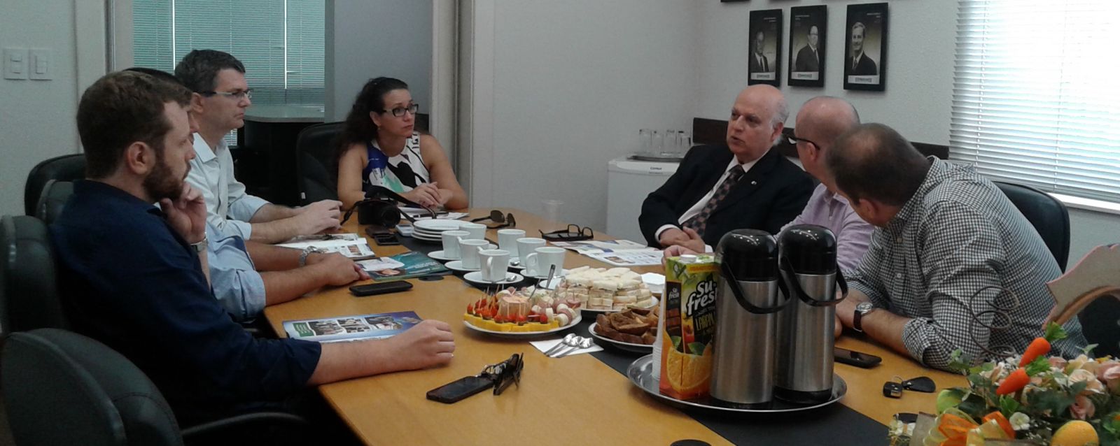 CDL Blumenau recebe diretor financeiro do BRDE