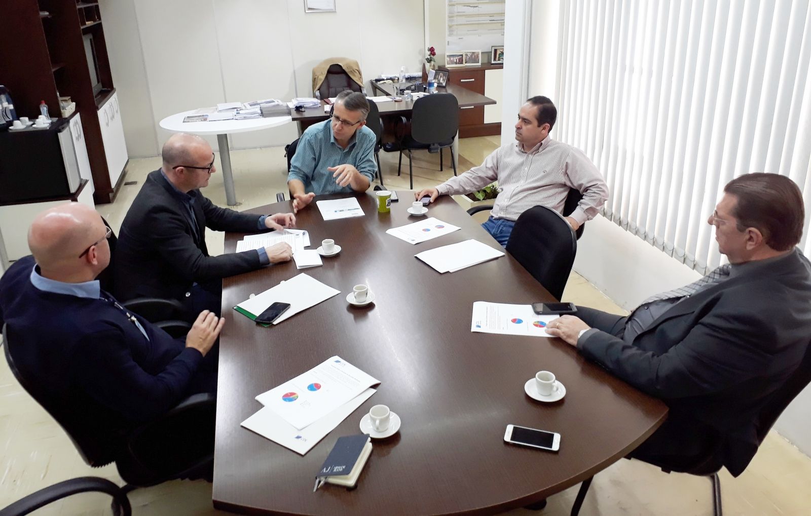 CDL Blumenau discute melhorias para o comércio com o poder executivo 