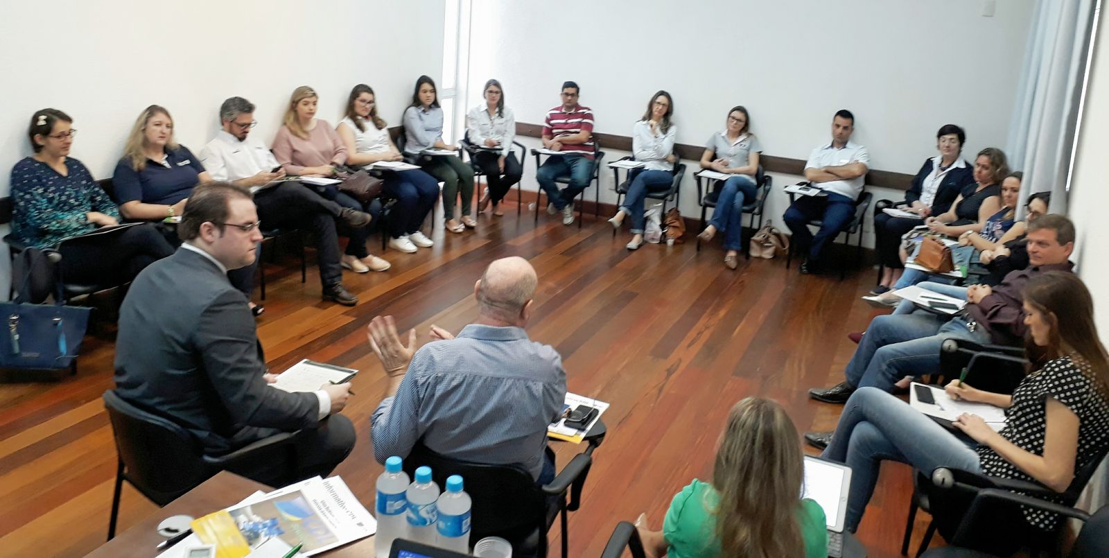 Advogado orienta associados à CDL sobre análise de crédito e cobranças