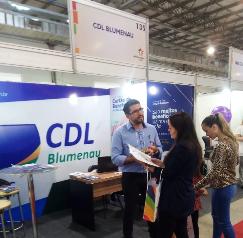 CDL Blumenau participa da Feira de Oportunidades, organizada Viacredi