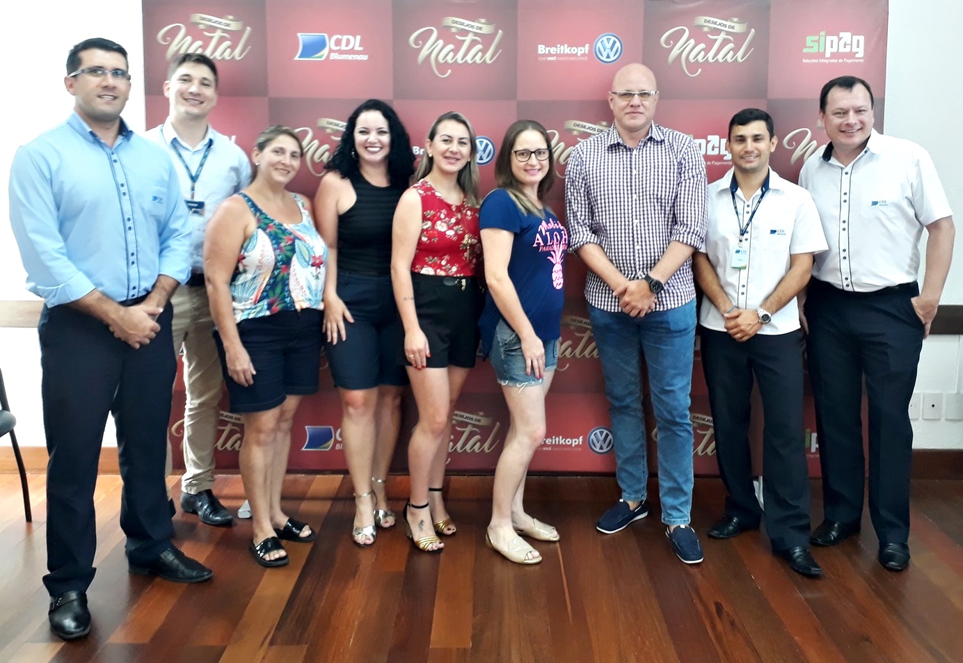 12 consumidores foram contemplados com vales-compras de R$ 500,00