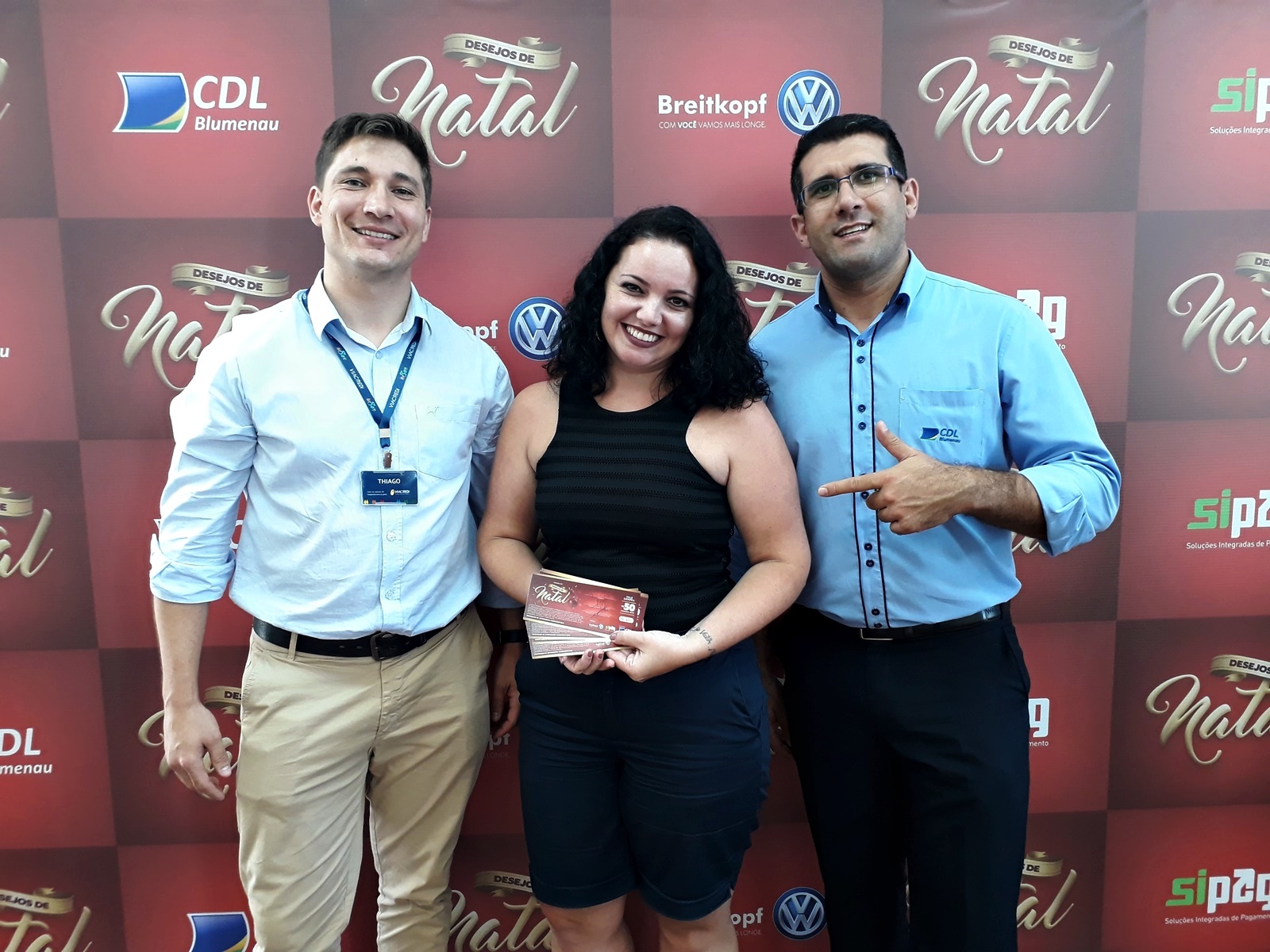 A professora Raquel Ayrosa foi uma das contempladas. Ela comprou no mercado Super Vale, na Itoupava Central, ganhou alguns cupons e cadastrou. 