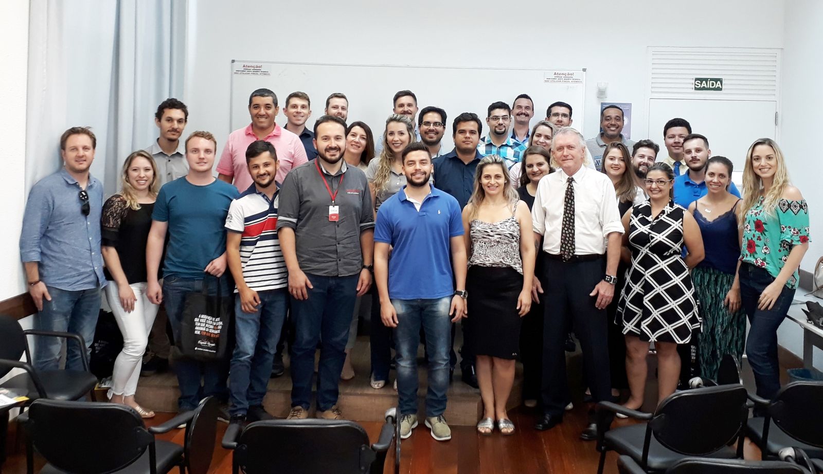 CDL Jovem Blumenau realiza encontro e discute sobre vendas