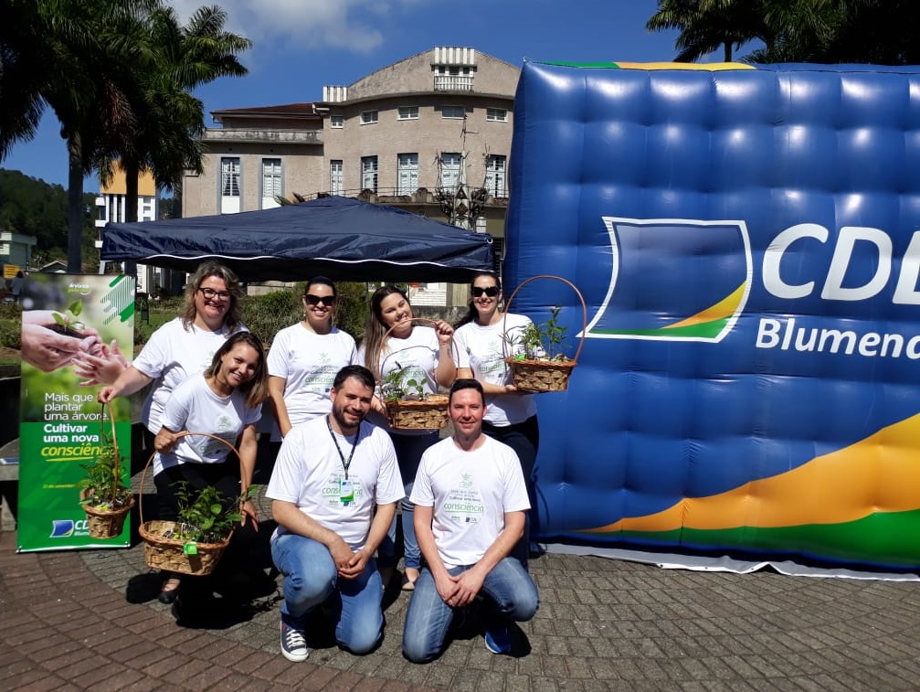 Comunidade aprova ação da CDL Blumenau em comemoração ao Dia da Árvore 
