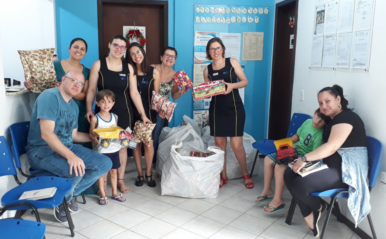 CDL doa brinquedos e cestas básicas a 5 entidades de Blumenau
