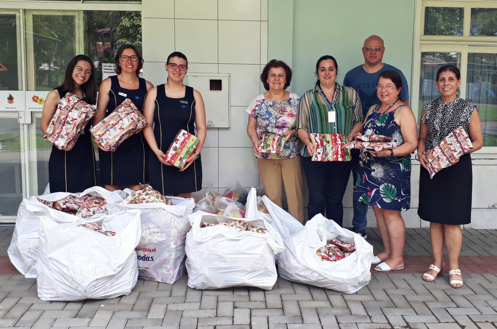 CDL doa brinquedos e cestas básicas a 5 entidades de Blumenau