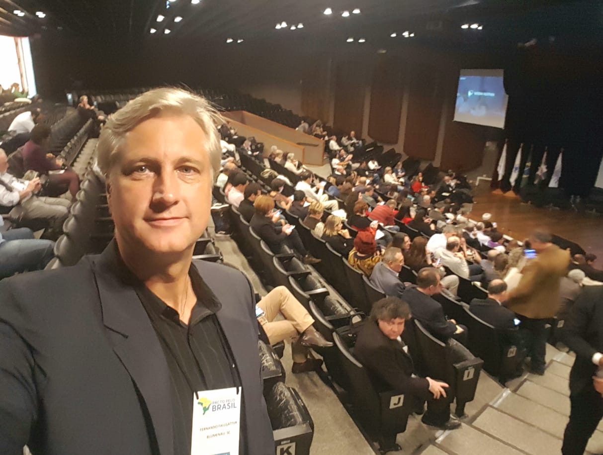 Diretor da CDL Blumenau participa do 2º Congresso Pacto pelo Brasil