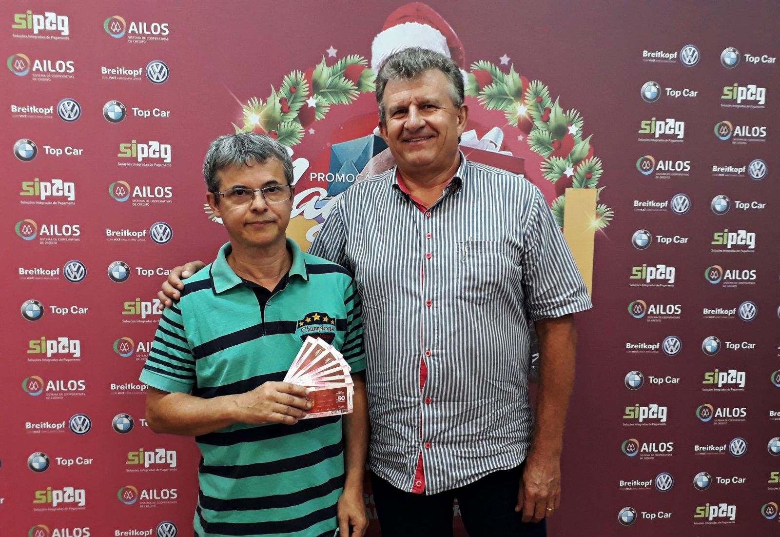 Ganhadores do 3º sorteio da promoção Magia de Natal recebem prêmios
