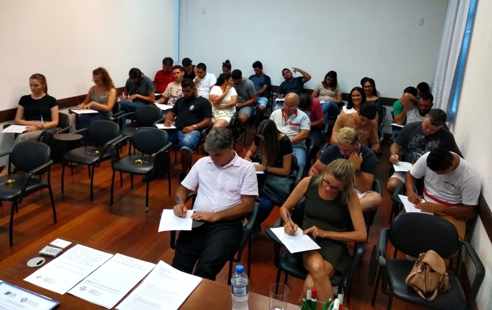 29 pessoas participam do workshop Trilhando os Caminhos do Sucesso, na CDL Blumenau