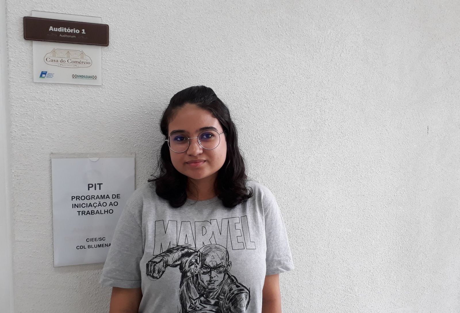 Brenda Carolina Frobici, de 16 anos, conta que o curso trouxe muito conhecimento e o que as aulas que mais gostou foram as de marketing pessoal. 