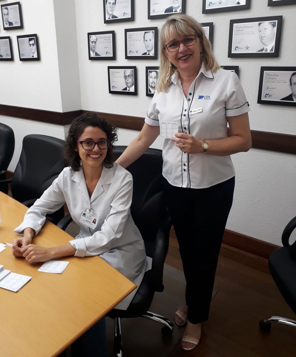 Equipe da CDL Blumenau toma vacina contra a febre amarela