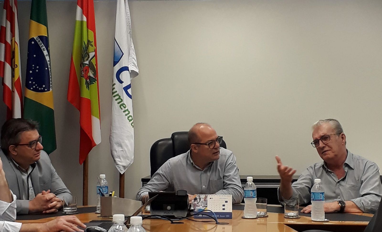 Presidente da Viacredi faz visita à CDL Blumenau