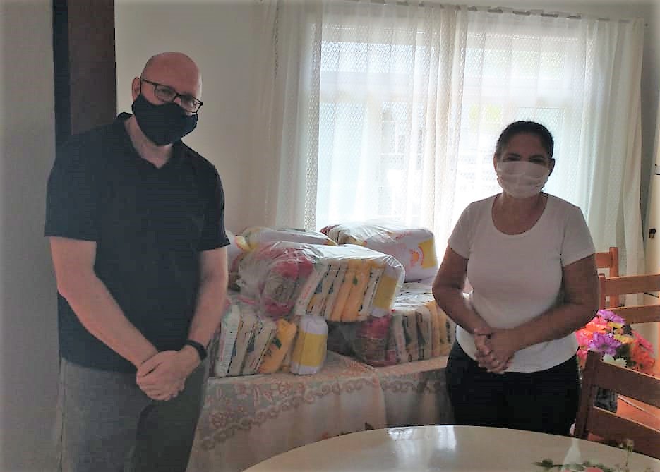 CDL Blumenau doa 40 cestas básicas a entidades assistenciais 