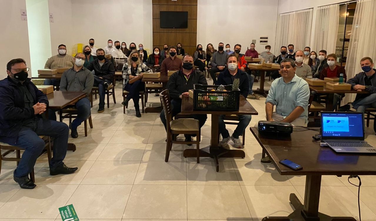 CDL Jovem reúne 37 empresários para reunião e apresentação de Case de Inovação e Sucesso