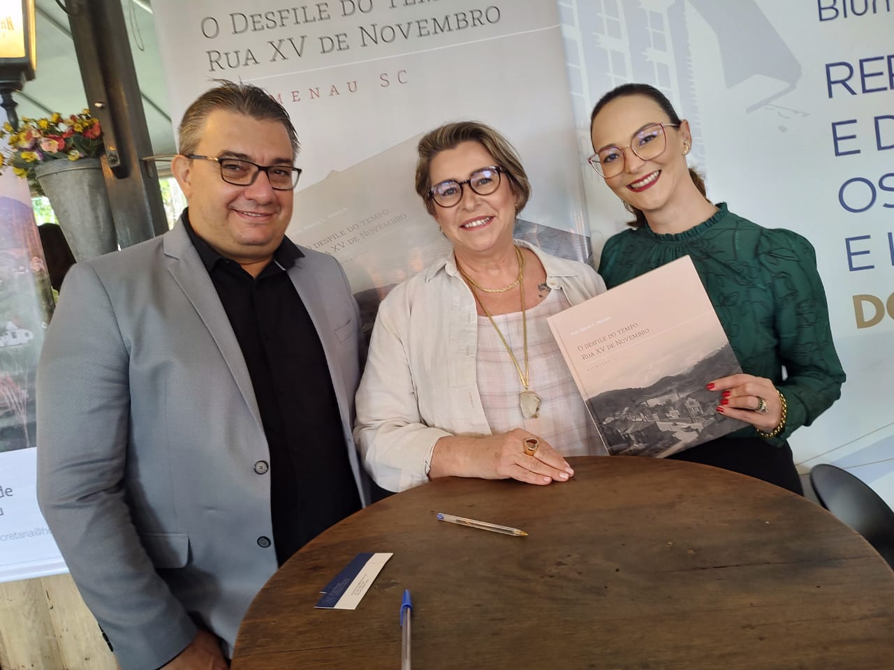 História da rua XV de Novembro é retratada em livro apoiado pela CDL Blumenau