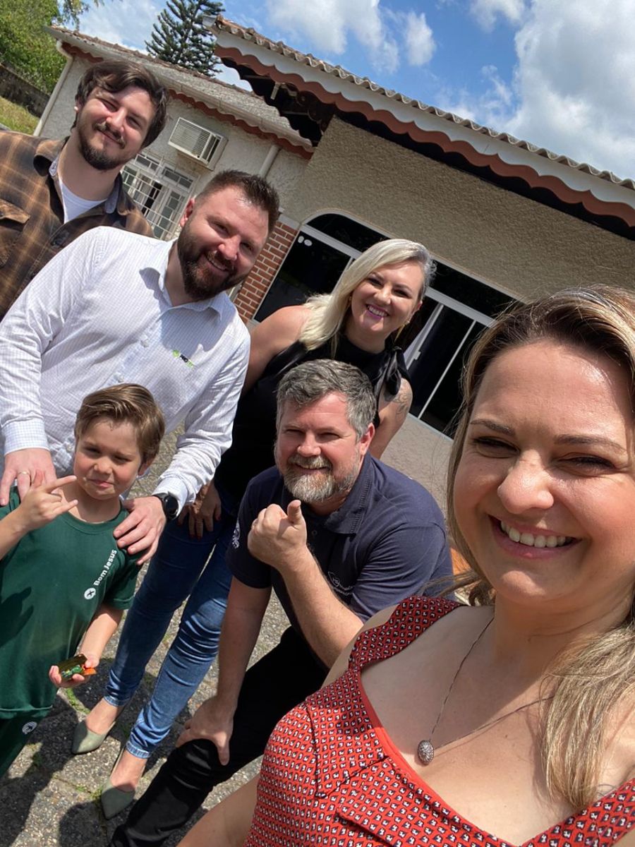 Casa de Repouso Dalva recebe visita e doações da CDL Jovem Blumenau