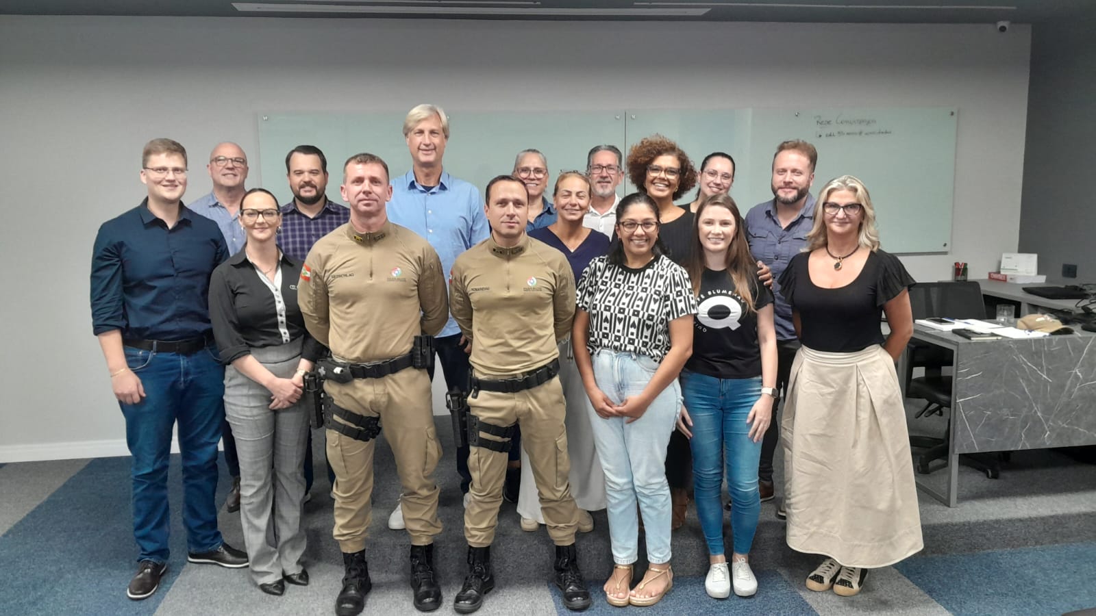 Polícia Militar participa de reunião na CDL Blumenau para esclarecer sobre segurança pública