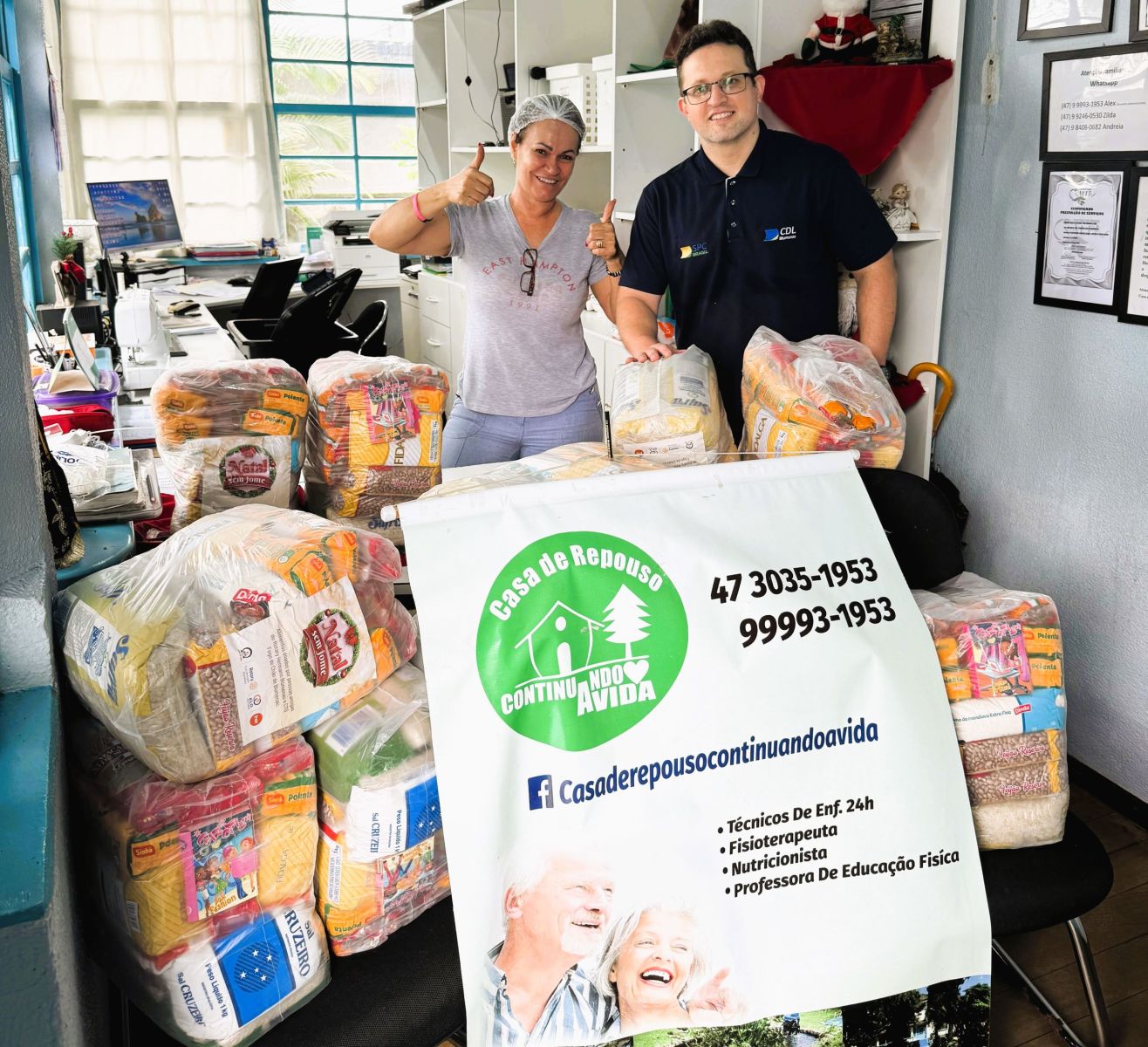 CDL Blumenau doa 60 cestas básicas e reforça o espírito solidário do Natal