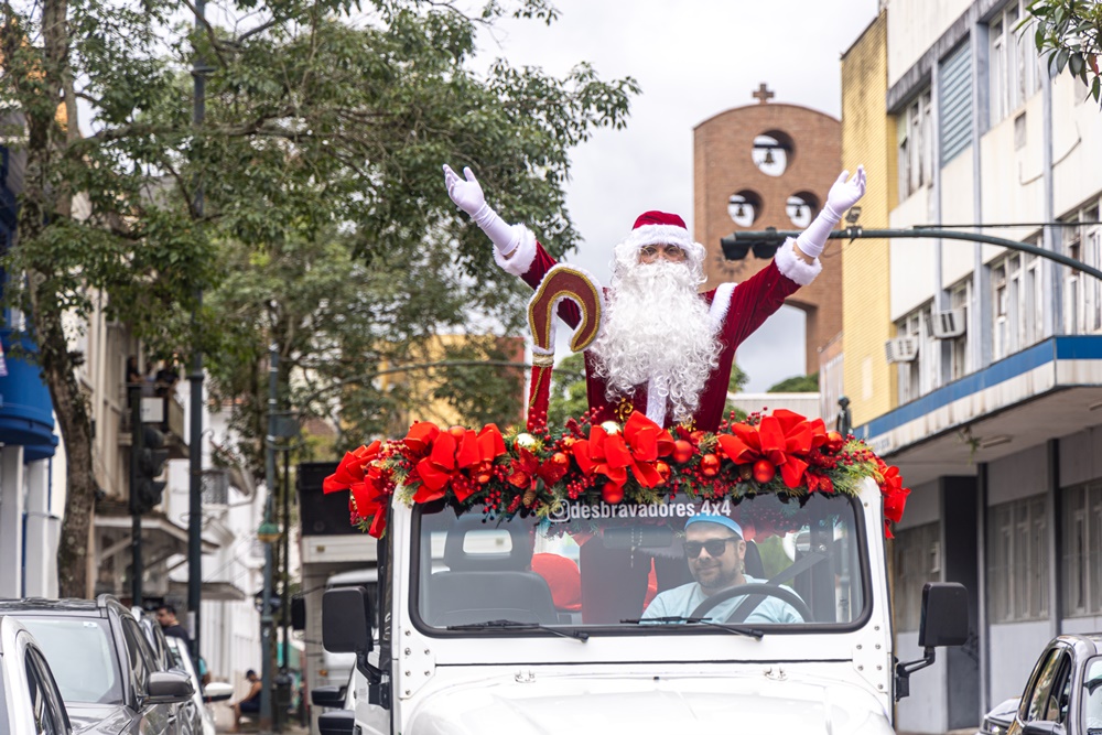 carreata de Natal promovida pela CDL Blumenau 