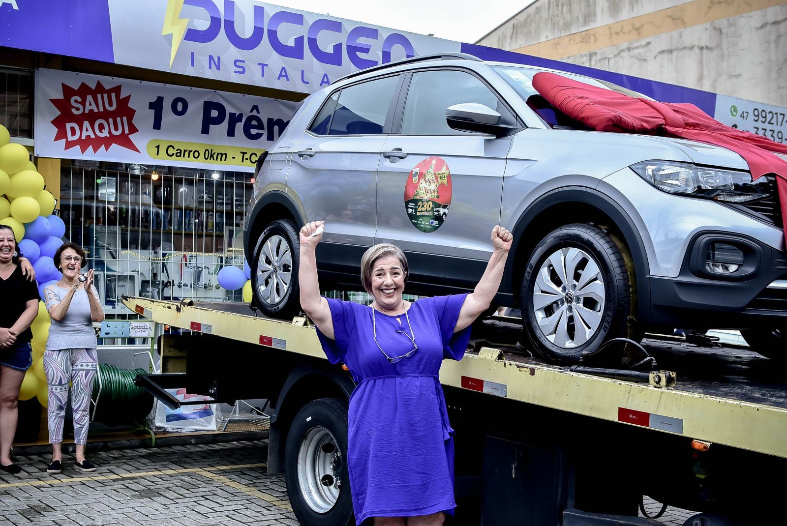 CDL Blumenau realiza a entrega do carro T-Cross, da Promoção Magia de Natal, no Tribess