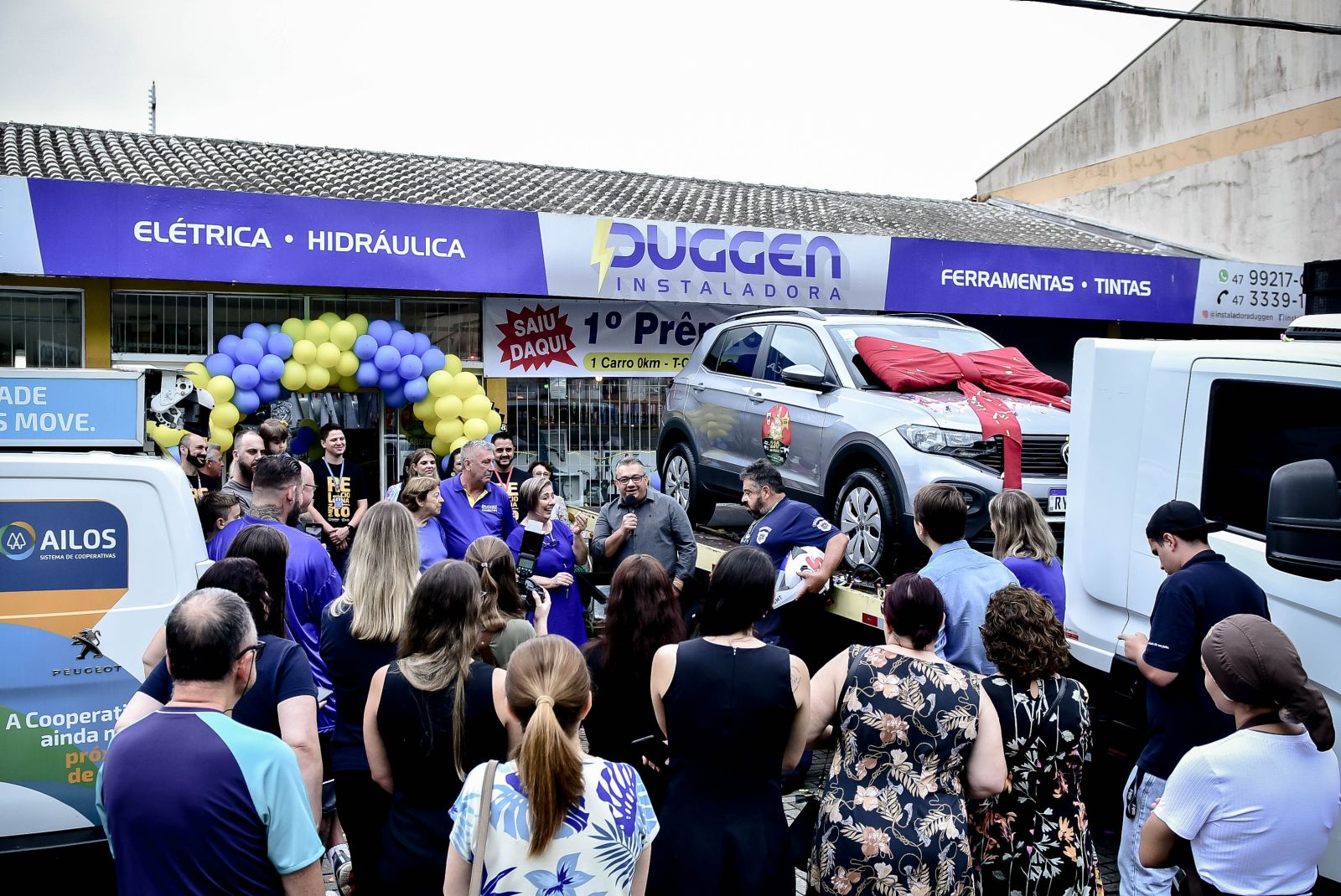 CDL Blumenau realiza a entrega do carro T-Cross, da Promoção Magia de Natal, no Tribess