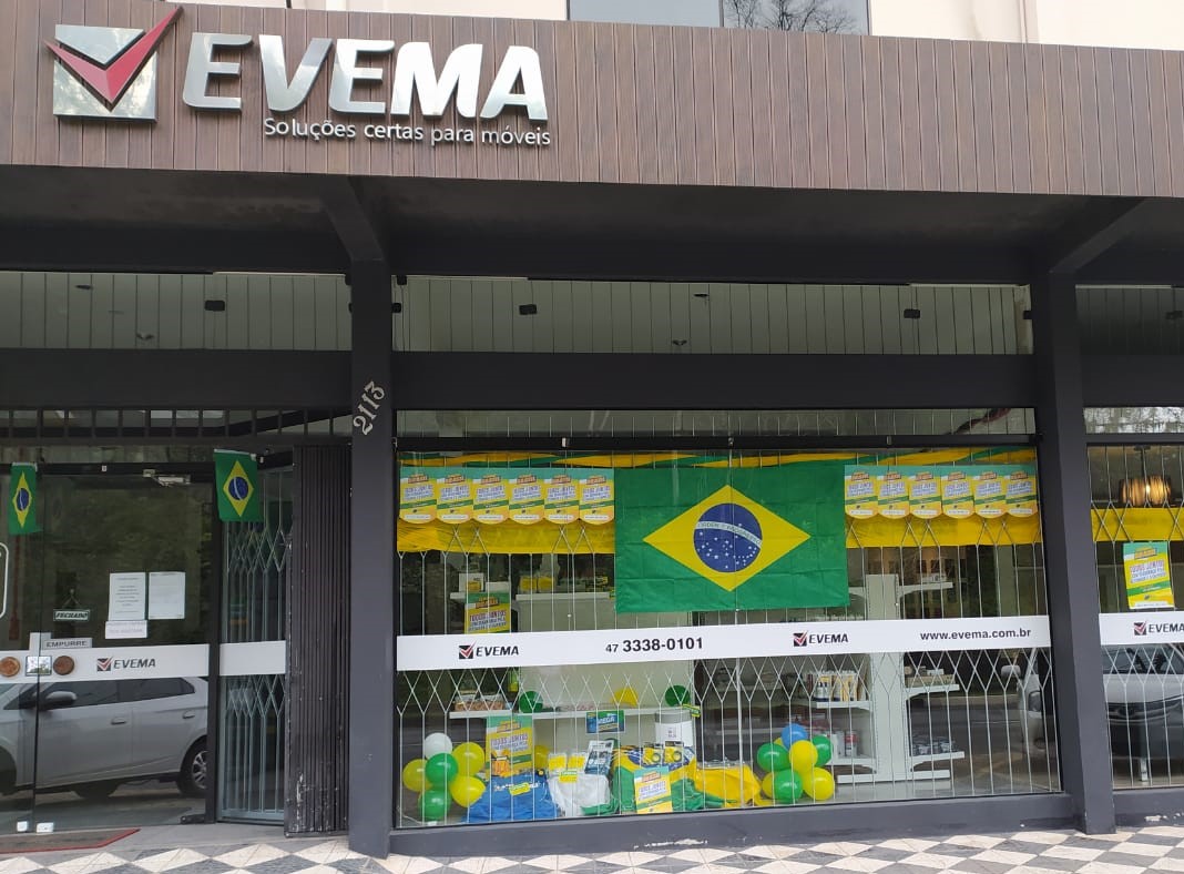 Evema Feragnes, na Itoupava Norte.