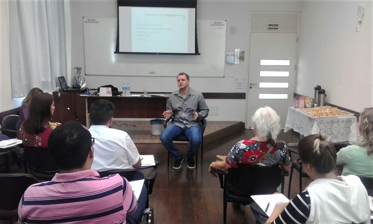 Gerente da Construcolor participa do Fórum Análise de Crédito