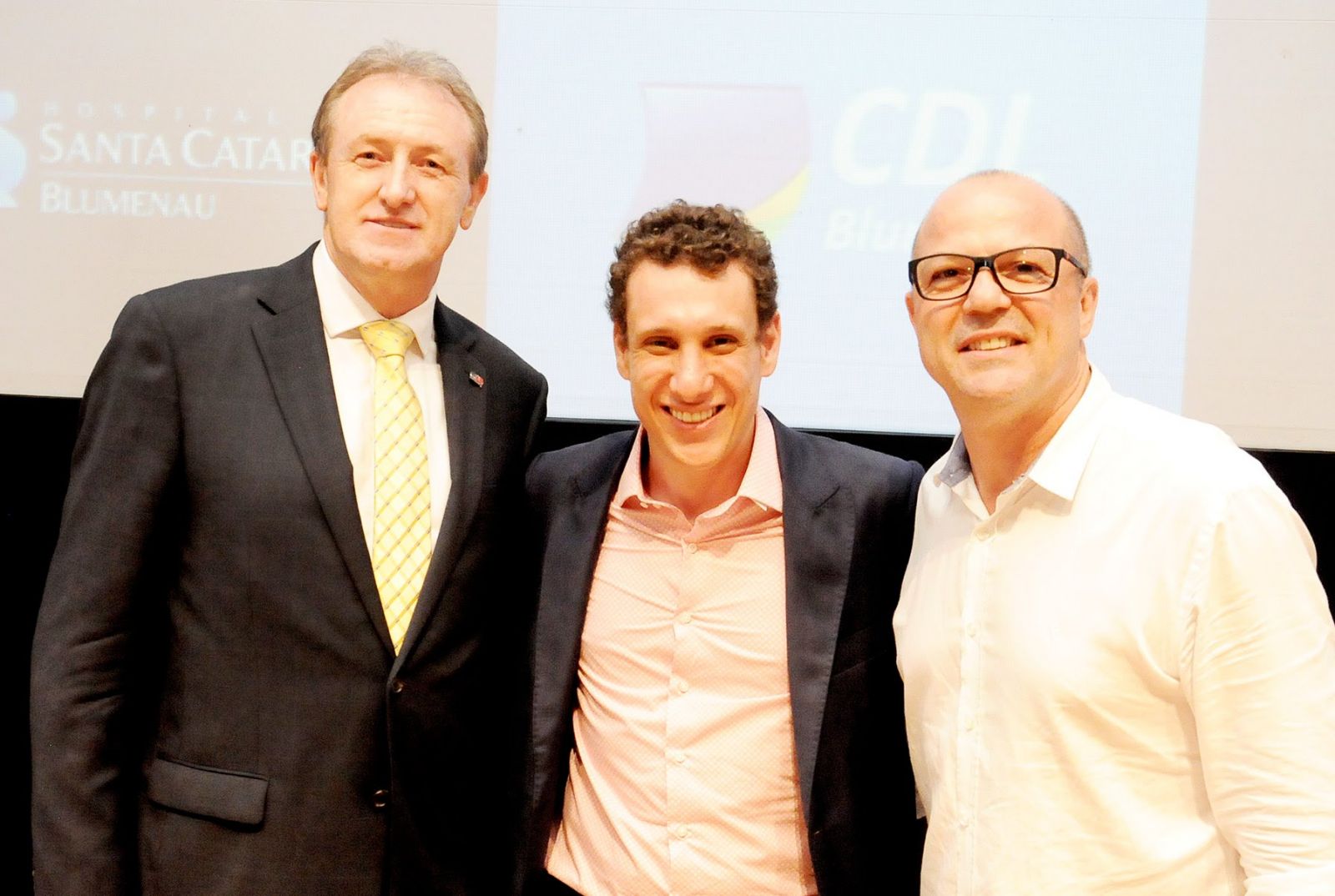 Presidente da OAB Blumenau prestigia Ciclo de Palestras